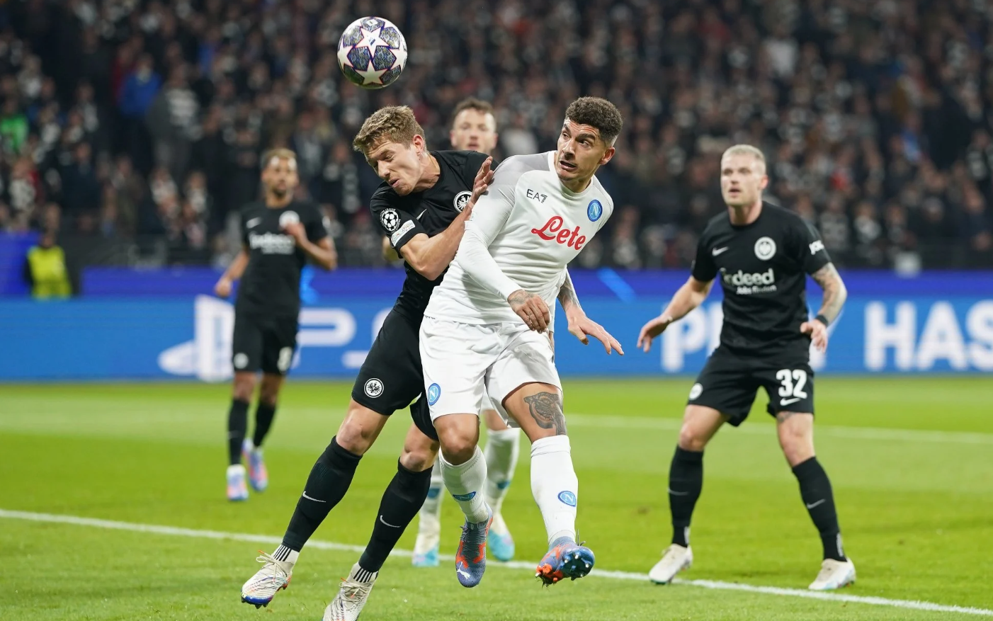 Soi kèo Napoli vs Frankfurt