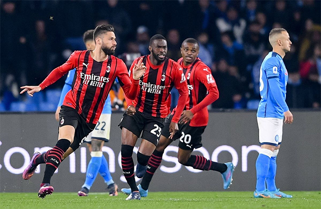 Soi kèo Napoli vs AC Milan châu Á